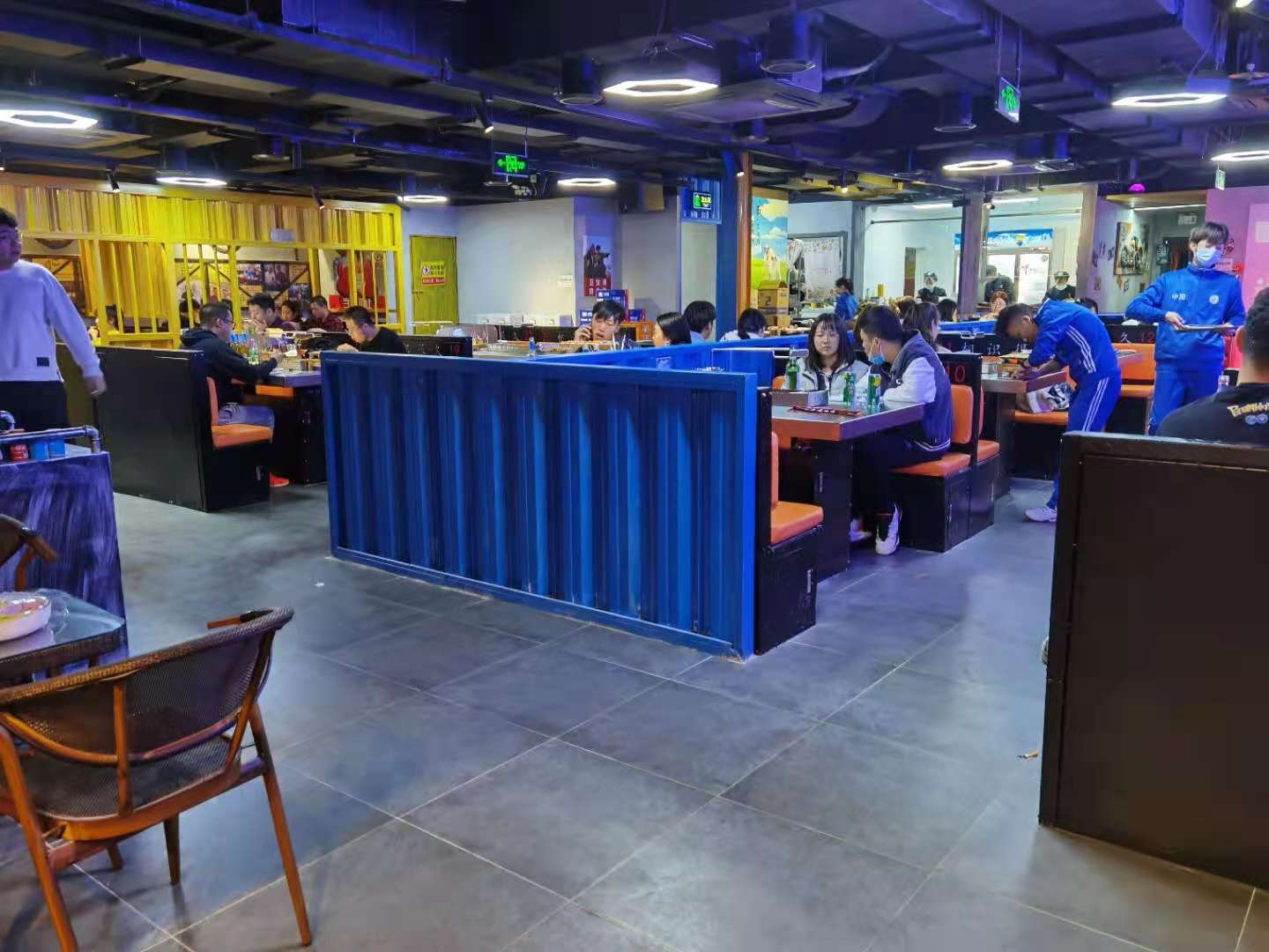 想開自助燒烤店購買自動燒烤設(shè)備注意什么？