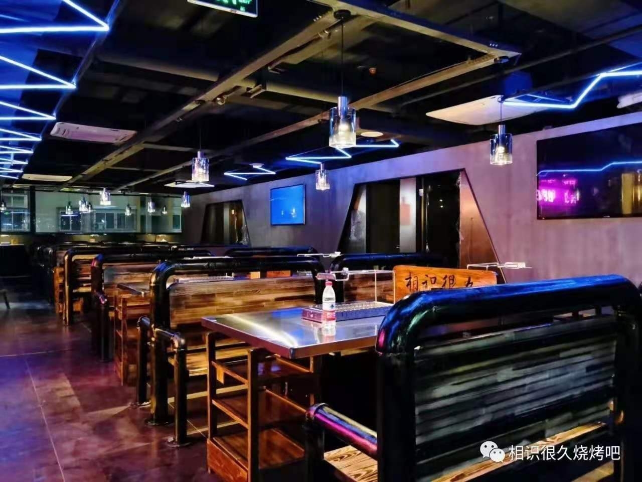 自動(dòng)燒烤店內(nèi)都包括什么燒烤設(shè)備 消費(fèi)高嘛?